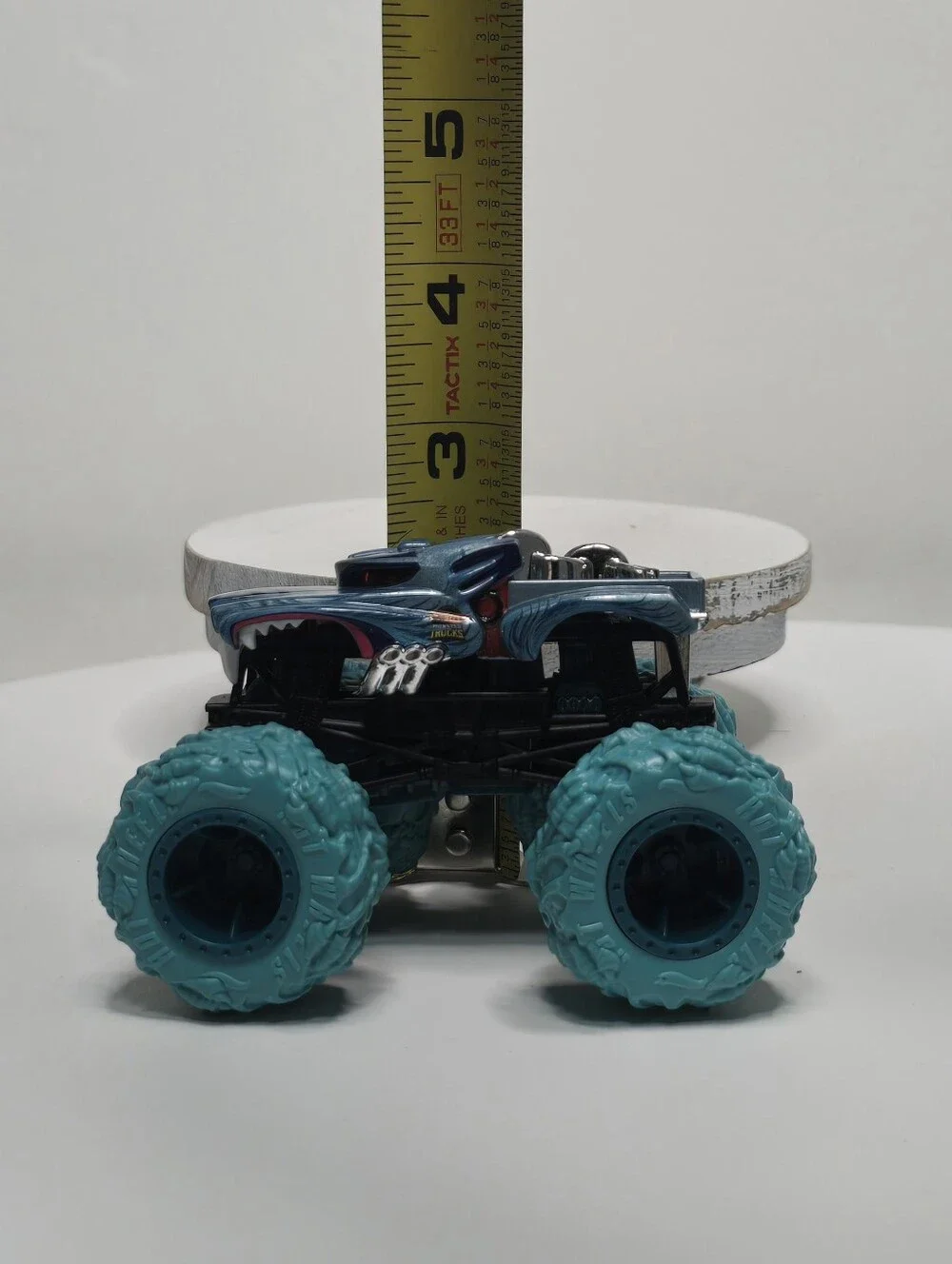 Hot Wheels Monster Trucks Beast Bashers Hotweiler Diecast Car [ Read Details ]